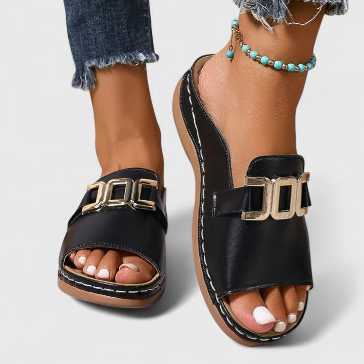 Black / 8.5