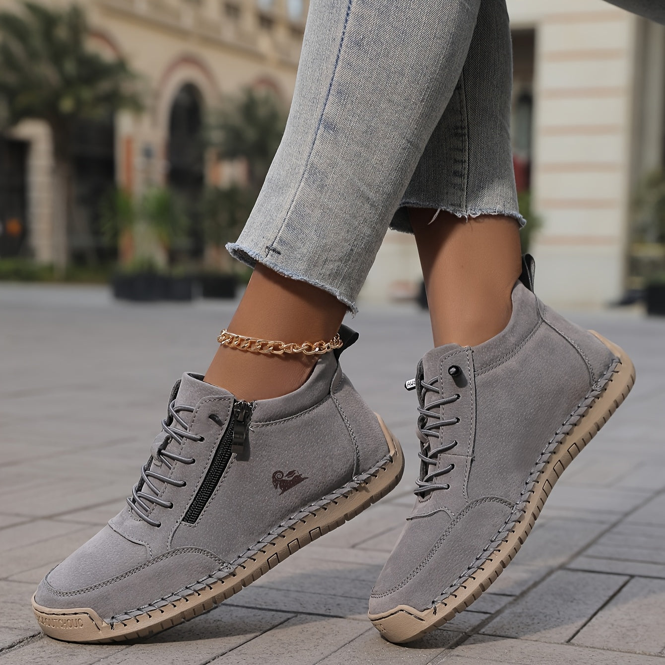 Grey / 43