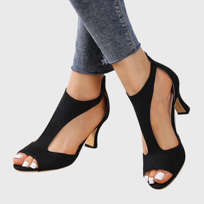 Black / 12 US