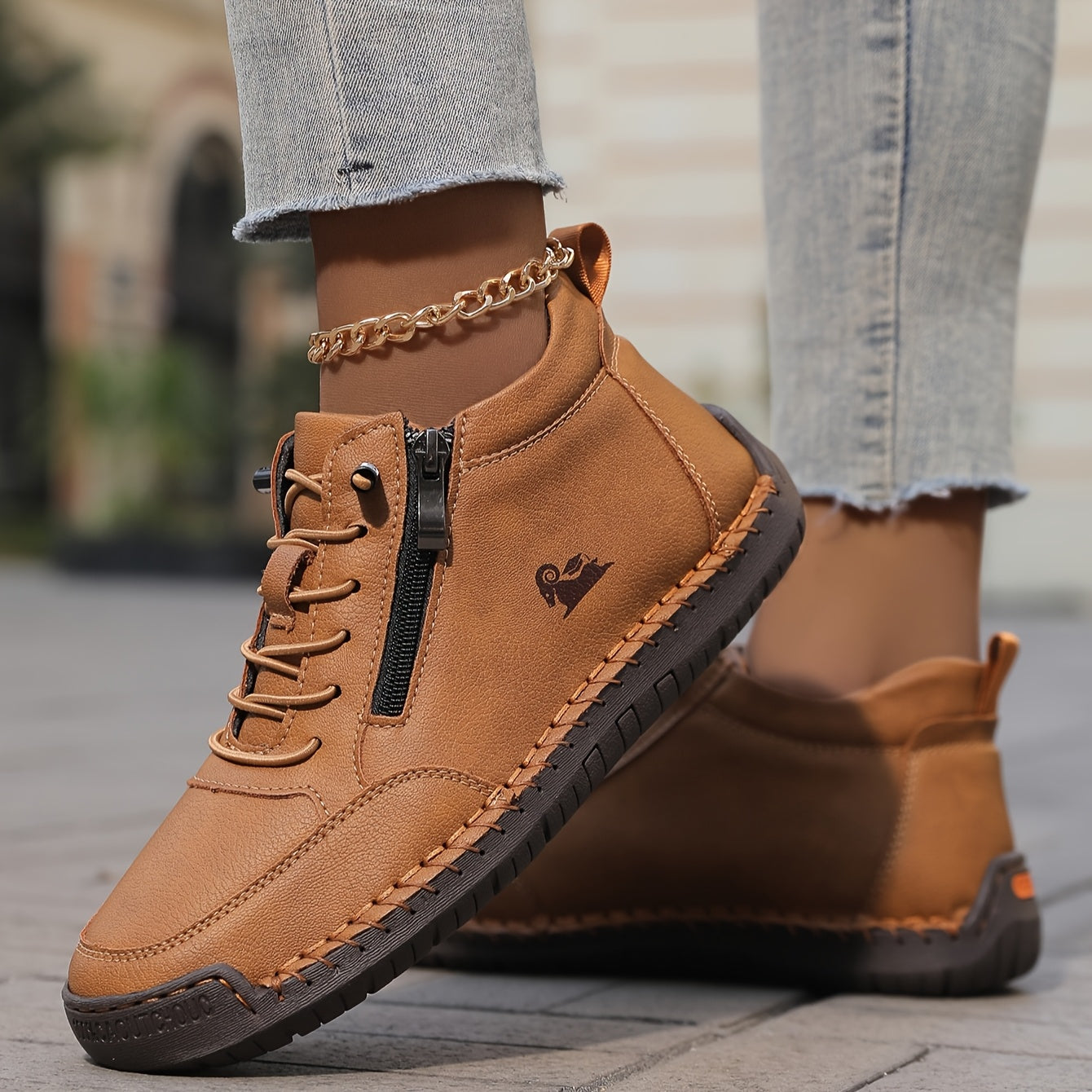Brown / 43