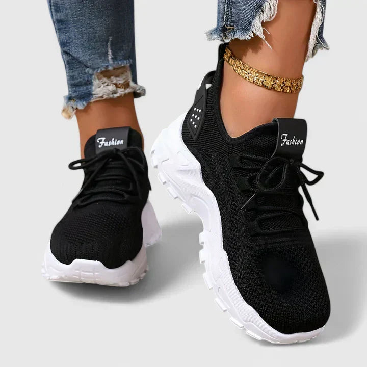Black / 10