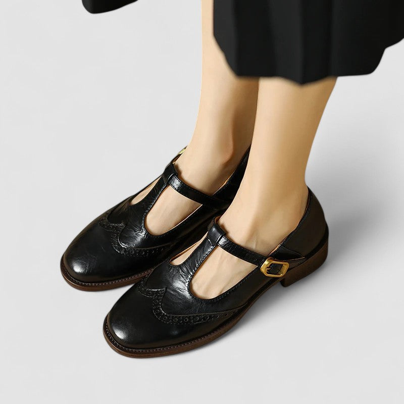 Black / 10