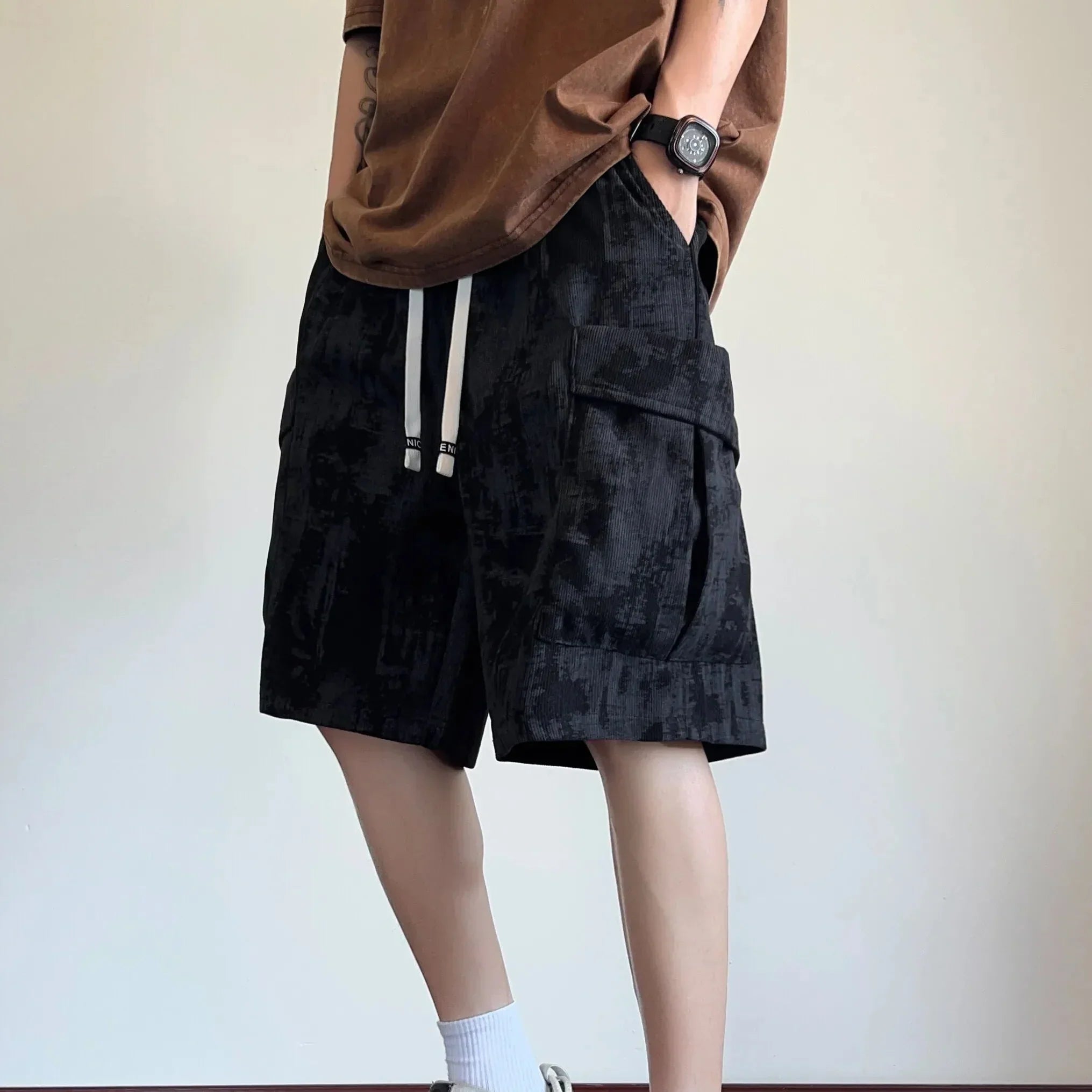 Black / M