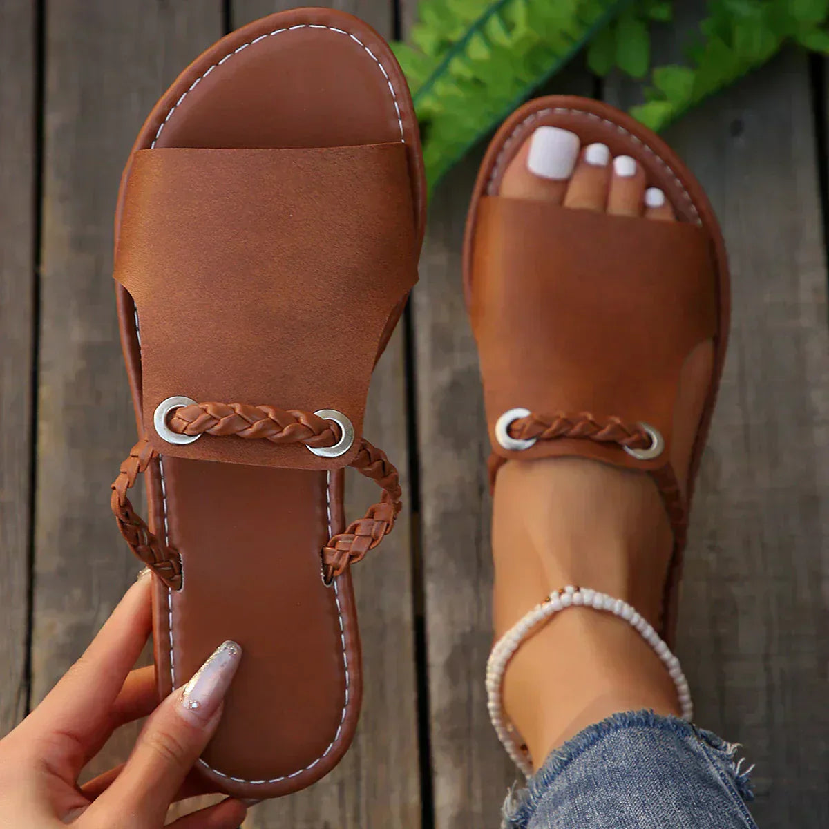Brown / 12