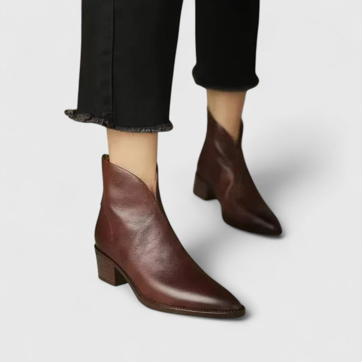Dark Brown / US 12