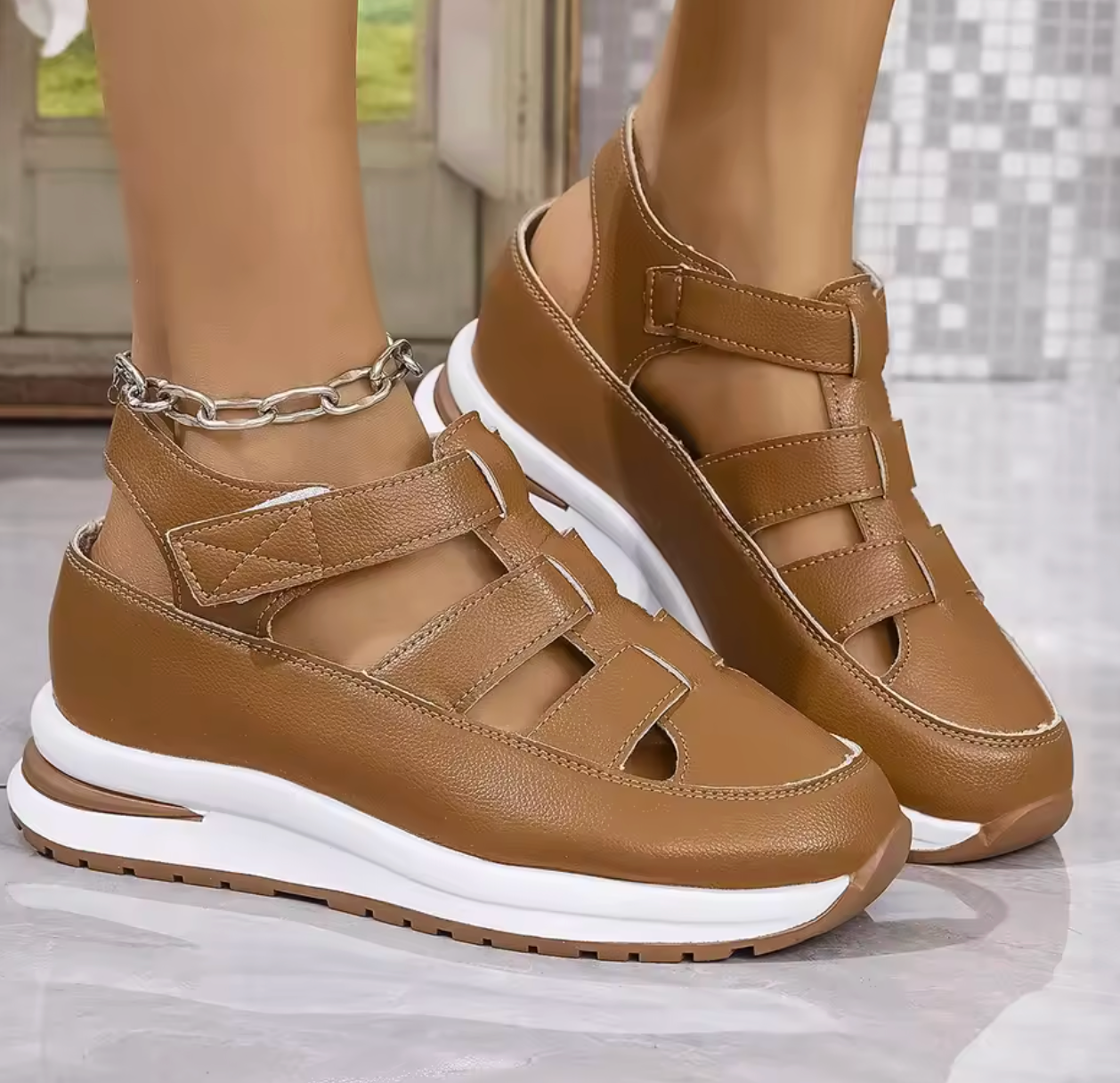 Brown / 11