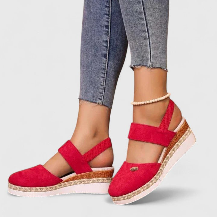 Red / 12