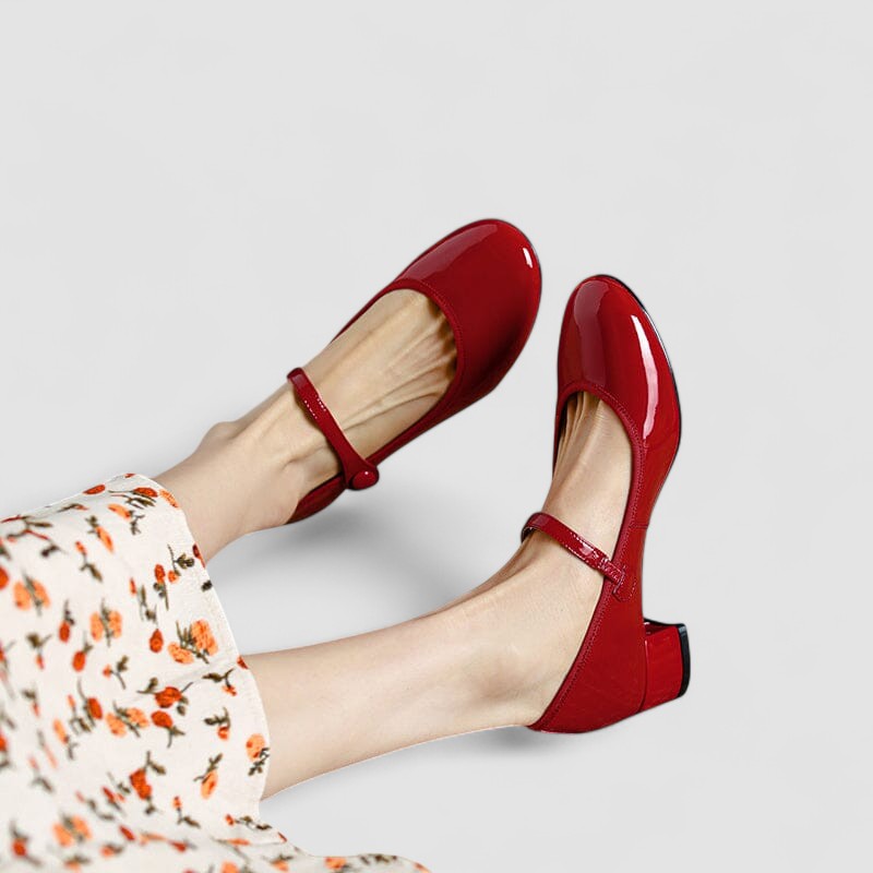 Red / 12 US | 43 EU